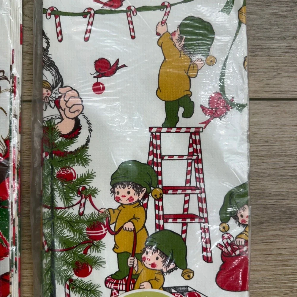 Vintage Hallmark Christmas Tablecloth 60x102 Border Design‎ Santa Reindeer Elves